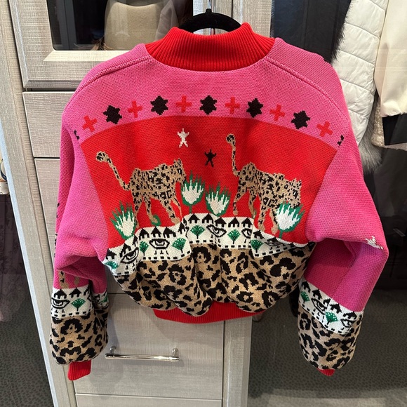 Hayley Menzies Bomber jacket in leopardess pink 🐆 - Picture 6 of 8